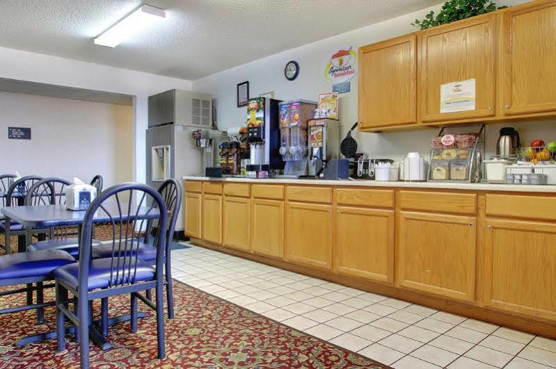 Super 8 By Wyndham Kirksville-University Area Exterior photo